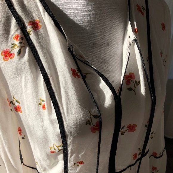 ❌ SOLD ❌ LC Lauren Conrad Bohemian Floral Blouse - Picture 8 of 8